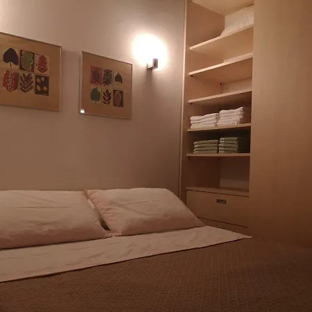 Flora Apartman